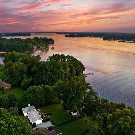 Lakefront Living موورسفيل المظهر الخارجي الصورة