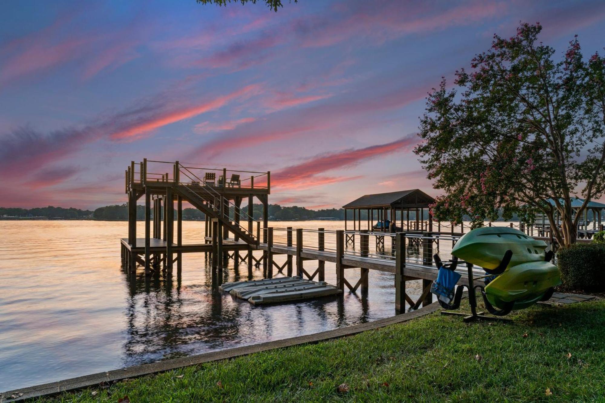 Lakefront Living موورسفيل المظهر الخارجي الصورة