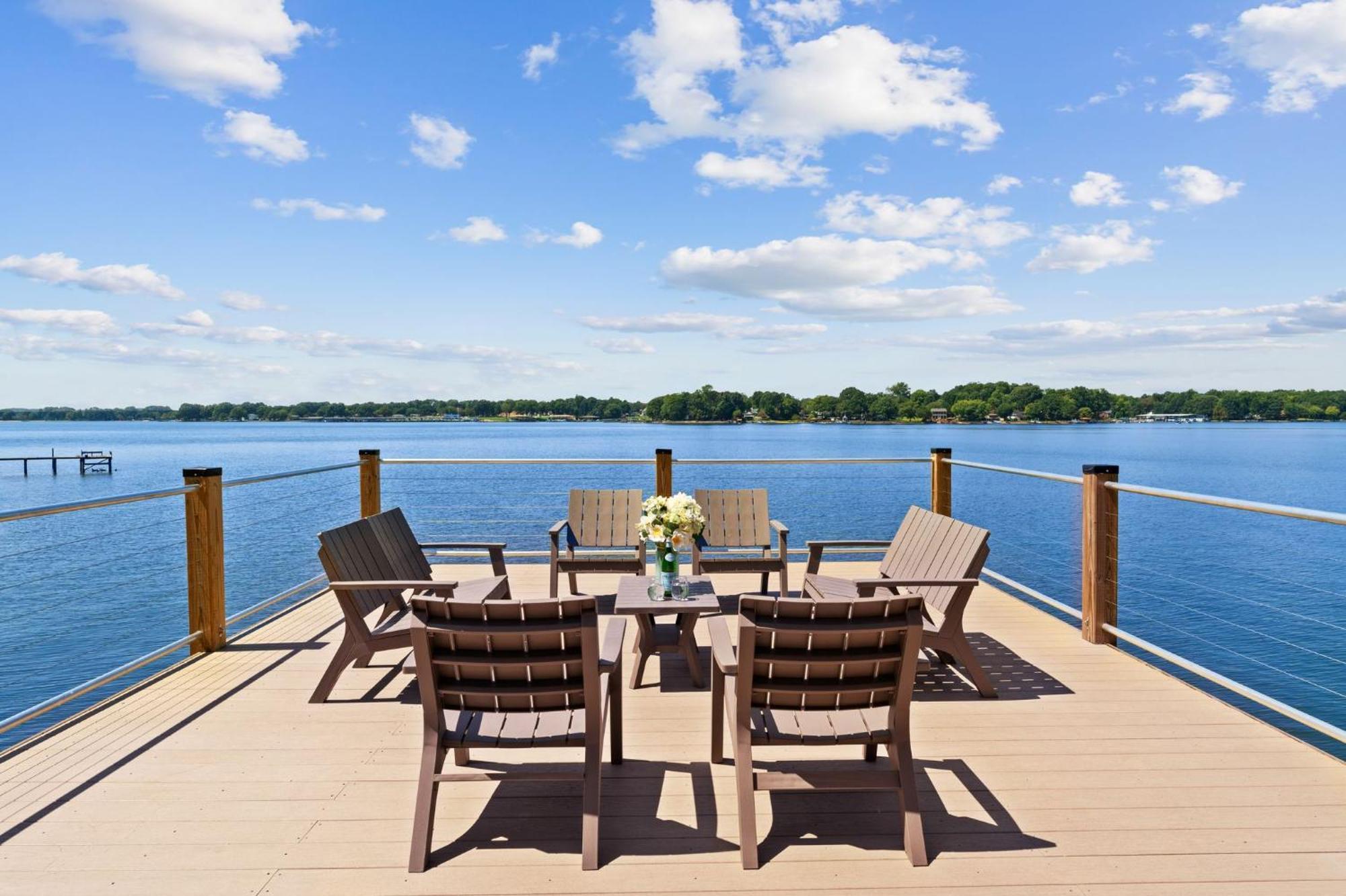 Lakefront Living موورسفيل المظهر الخارجي الصورة
