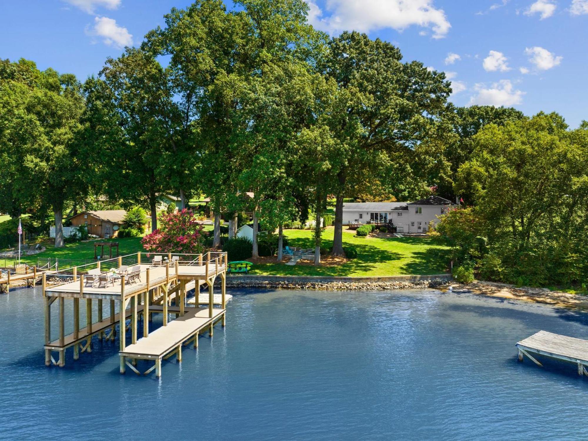 Lakefront Living موورسفيل المظهر الخارجي الصورة