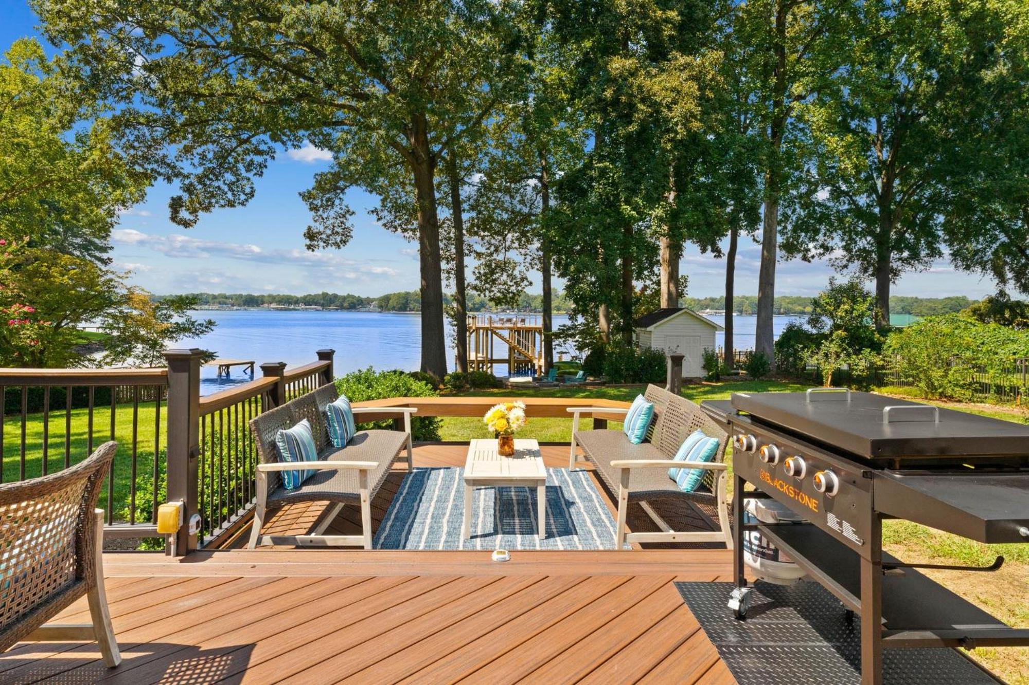 Lakefront Living موورسفيل المظهر الخارجي الصورة